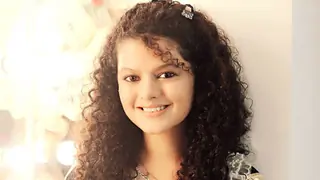 Palak Muchhal in tears while recording a song for 'Naamkarann' Thumbnail