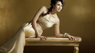 Divyanka Tripathi crosses a new milestone Thumbnail