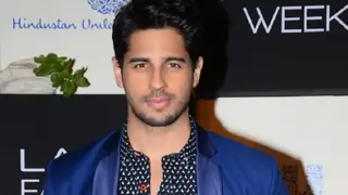 Why does Sidharth Malhotra want to visit a PSYCHIC? thumbnail