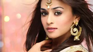 Amruta in Comedy Nights Bachao Season 2? thumbnail
