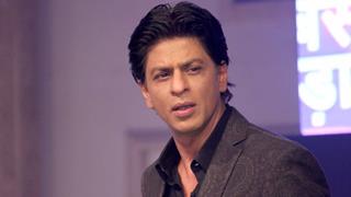 Not again: SRK becomes of victim of twitter trolls over telecom issue!