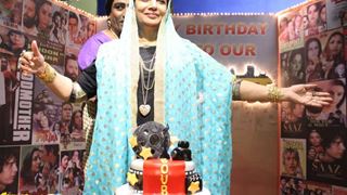 Shabana Azmi's birthday celebration on the sets of Amma - 'Ek Maa Jo Laakhon Ke Liye Bani Amma'!