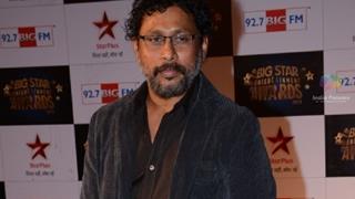 Shoojit Sircar gets breaks down at 'Pink' press meet thumbnail