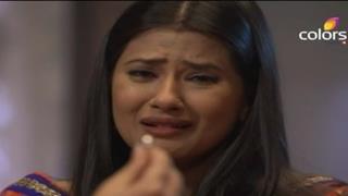 Tanuja asks Rishi to stay away from her on Kasam Tere Pyaar Ki!