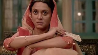 Will Shivam and Riya be able to save Shanti Sadan in Mere Angne Mein?