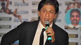 SHOCKING: Pakistani Media runs a FAKE story about Shah Rukh Khan Thumbnail