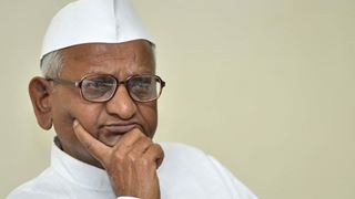 Anna Hazare doesn't know who is Shah Rukh Khan and Deepika Padukone! thumbnail