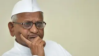 Anna Hazare doesn't know who is Shah Rukh Khan and Deepika Padukone! Thumbnail