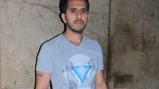 Ritesh Sidhwani SLAMS reports of Mahira Khan REPLACED in Raees! Thumbnail