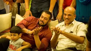 Salman-Sooraj Bajatya team up for their next!! Thumbnail