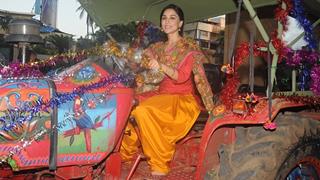 The real challenge was performing Bhangra on a moving tractor- Amrita Puri