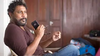 Shoojit Sircar keen on making a love story in future Thumbnail