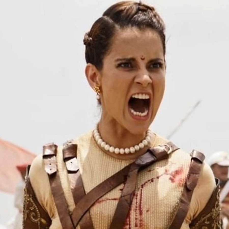 Watch #KanganaRanaut's exclusive chat on #Manikarnika with Marathi TV at  5.30 pm today! | Saree designs, Indian designer wear, Traditional indian  outfits