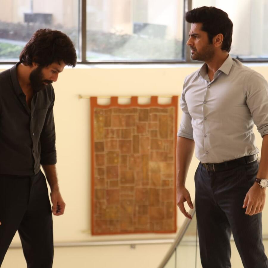 Arjan Bajwa shares an emotional moment with Shahid Kapoor on the ...