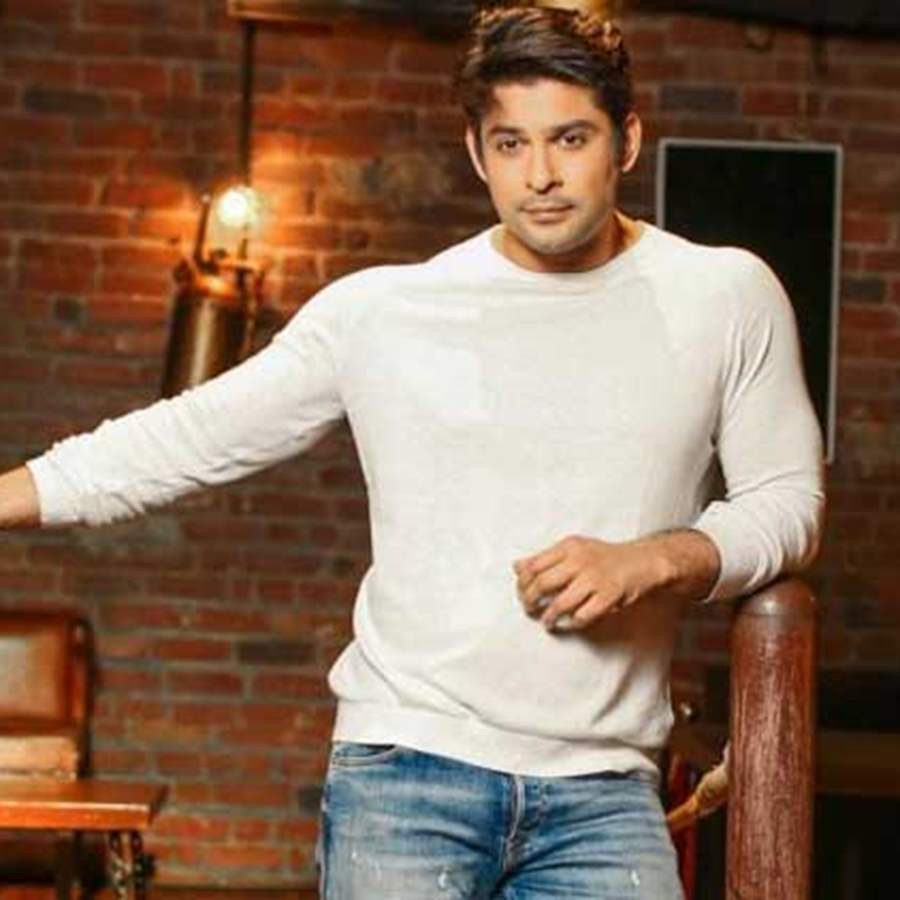 siddharth shukla t shirt