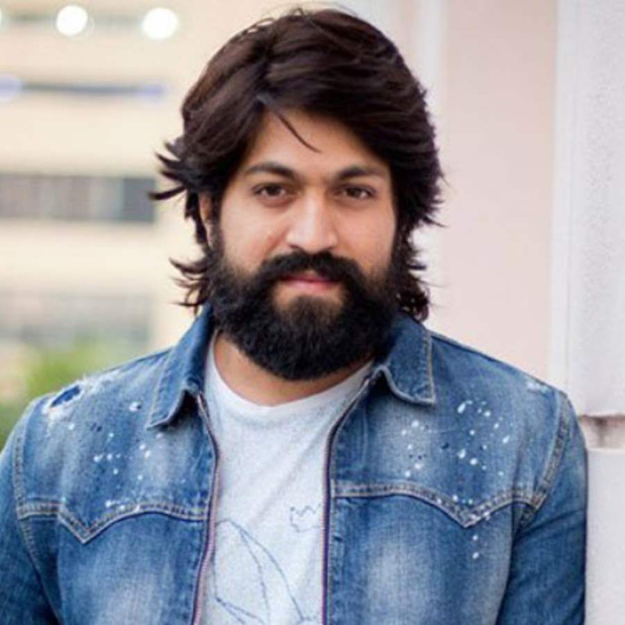Sanjay Dutts Energy Level Takes KGF 2 Team By Surprise Expect Him To Rip  The Screen Apart In Action Scenes Says Yash  EXCLUSIVE