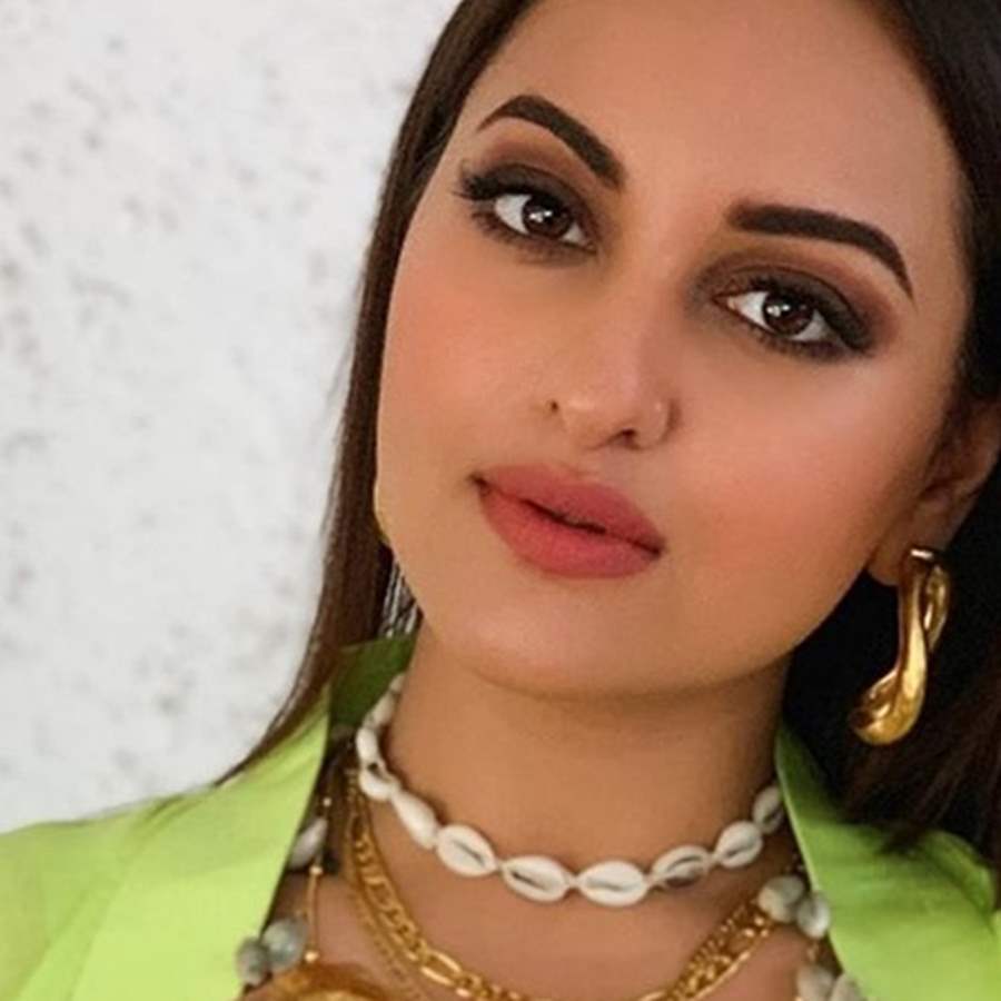 Sonakshi Sinha Xnxx Sex - After Twitter Deactivation, Sonakshi Sinha Urges Action Against Online  Abusers With New Campaign