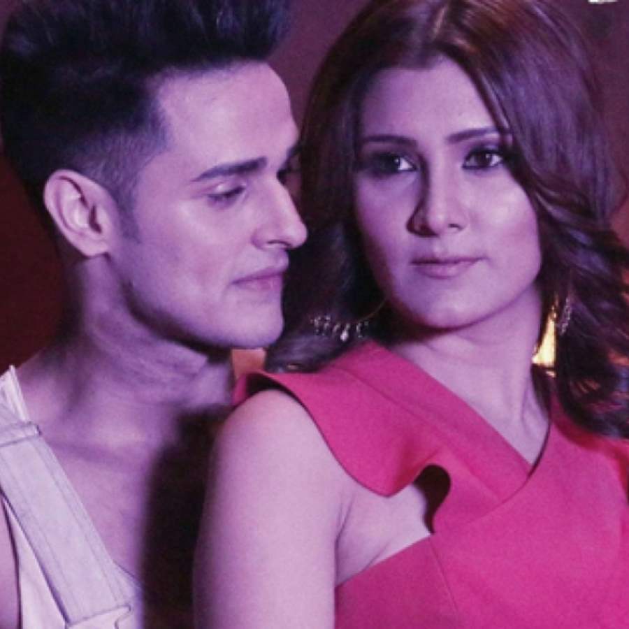 Priyank Sharma Shares A Picture Of Benafsha Soonawalla After Deleting All  Her Pictures Amid Break-Up Rumours