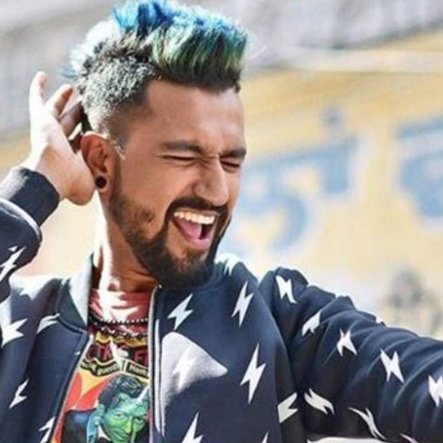Candid! Vicky Kaushal drops a dancing video from his vanity van with the  caption 'New Beginnings'