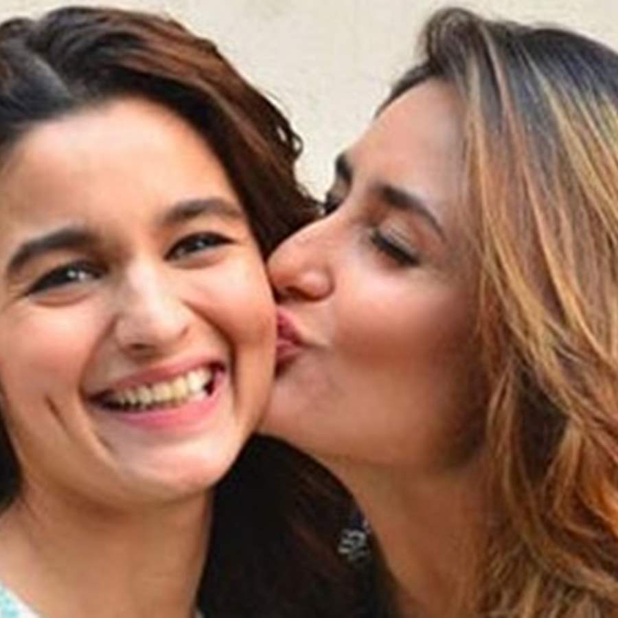 Alia Bhatt wishes her sister-in-law Kareena Kapoor on her birthday; shares  unseen pic from wedding