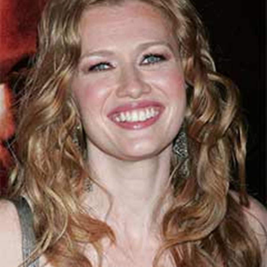 Mireille enos hot