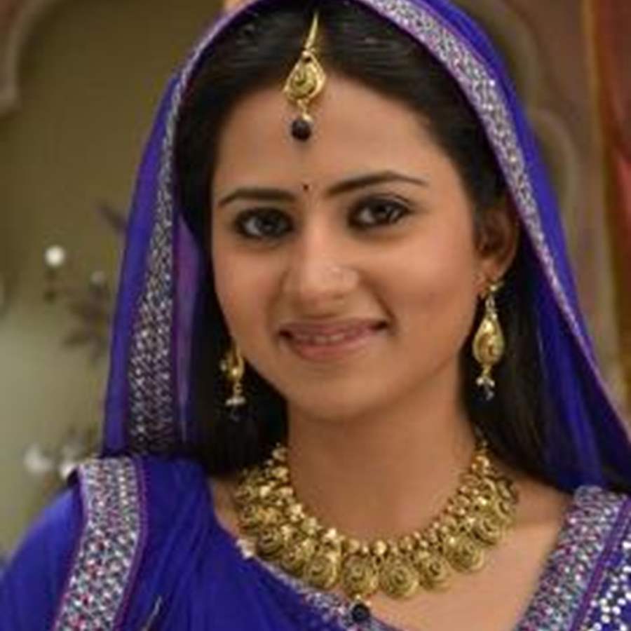 Sargun Mehta's character to end in the show Balika Vadhu in ...