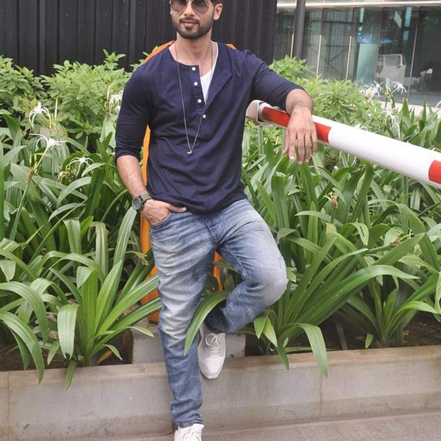 Shahid Kapoor's New Look Reminds The Internet Of 