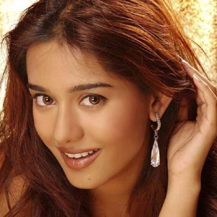 Bollywood actress Amrita Rao to debut on television! | India Forums