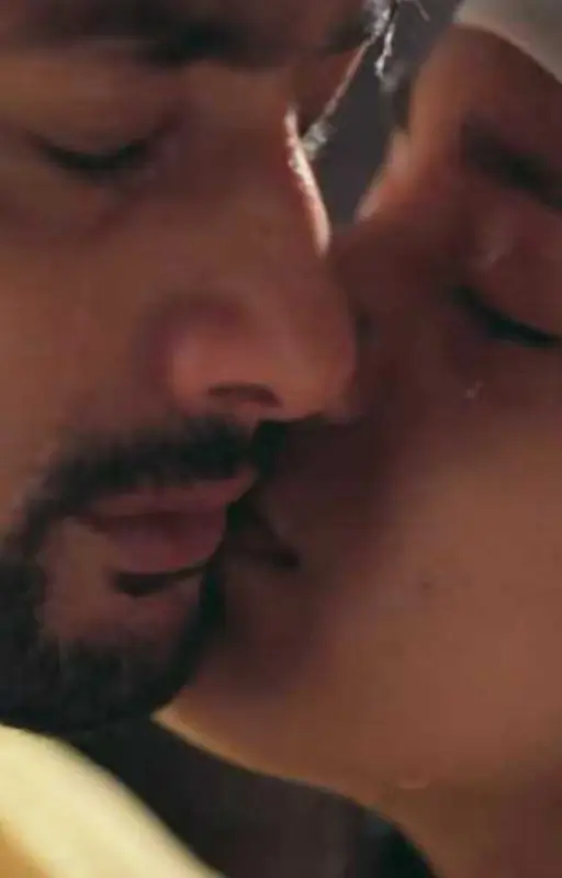 In between love Thumbnail