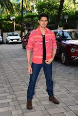 Sidharth Malhotra spotted at T-Series office in Andheri 
