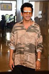 Sunil Grover snapped promoting his upcoming webseries United Kacche