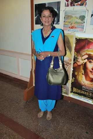 Tanuja on day 2 of Dignitiy Film Festival at Ravindra Natya Mandir Thumbnail