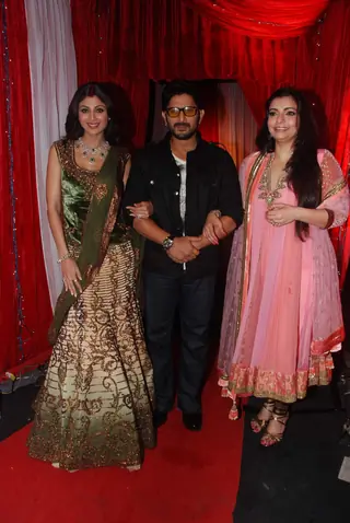 Star Pariwar artists at grand finale of Zara Nachke Dikha at Film City Thumbnail