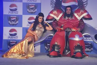 Ranbir, Sanjay Dutt and Jacqueline unveil Pepsi Game Thumbnail