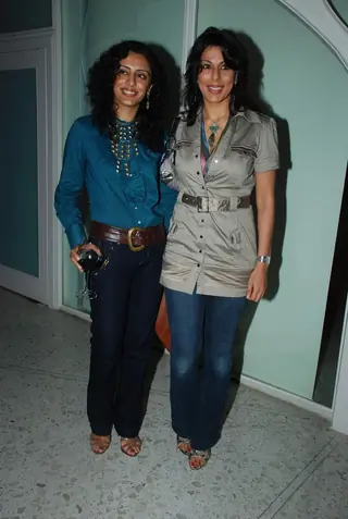 Smile Pinki bash at Tote Thumbnail