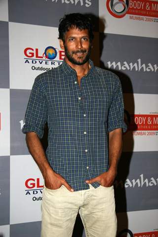 Milind Soman and Boxer Vijendra Singh at &quot;Body Mind Exhibition&quot; at Grand Hyatt