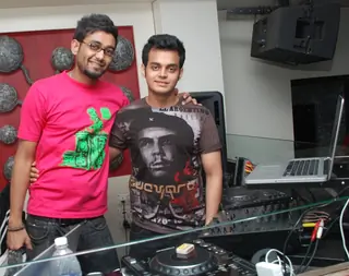 Piyush Sachdev birthday bash -A rocking affair Thumbnail