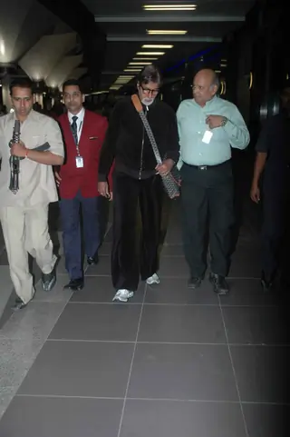 Big B returns from Poland visit Thumbnail