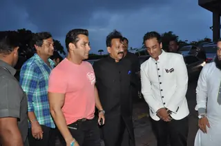 Salman Khan, Shahrukh Khan at Minister Mr.Baba Siddique's Iftar Party Thumbnail