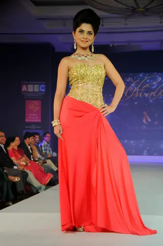 Glamour Style Walk Thumbnail