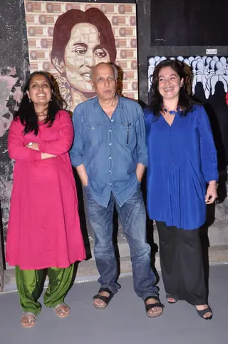 Pooja Bhatt at Burmese exhibition Thumbnail
