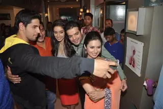 Shraddha and Siddharth on Ye Hai Mohabbatein sets Thumbnail