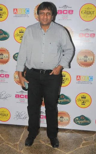 Bulbeer Gandhi hosted Dinner night for eminent Jewelers midst celebrities Thumbnail