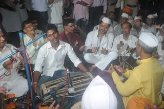 Riteish Deshhmukh seeks blessings for Lai Bhaari Thumbnail