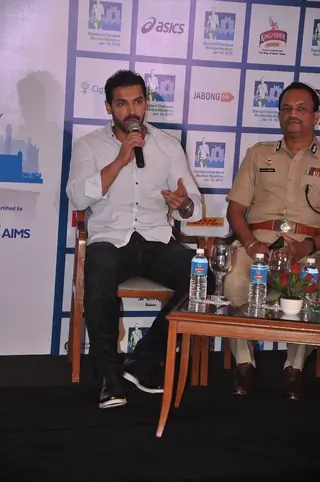 Standard Charted Mumbai Marathon 2015 Launch Registration Thumbnail