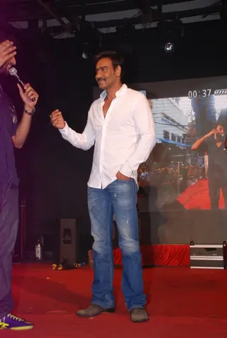 Promotions of Singham Returns at Mithibai College Thumbnail
