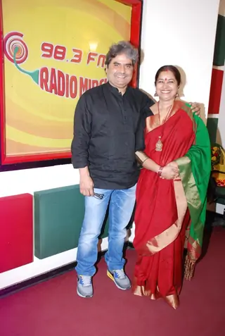 Vishal Bharadwaj and Rekha Bharadwaj at Radio Mirchi Studio Thumbnail