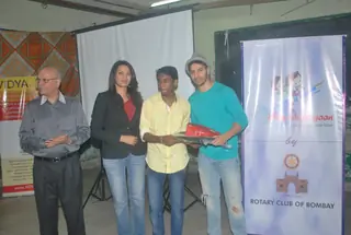 Varun Dhawan Supports Street Children Thumbnail