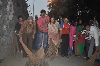Vivek Oberoi at CPAA Cleanliness Drive Thumbnail
