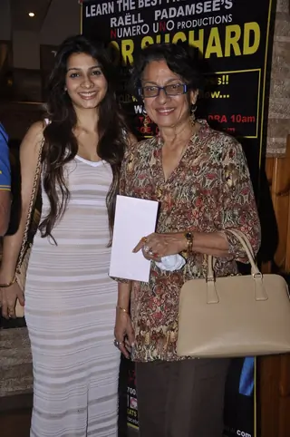 Hrithik Roshan with Kids for Raell Padamsee's Show Thumbnail